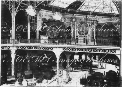 Le Palais de l'enseignement.- Exposition des instruments de musique.1900年博 教育館 － 楽器の展示