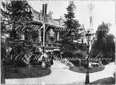 Le Palais des produits de l'Indo-Chine.- Ensemble de la facade principale.1900年博 インドシナの物産館 － 正面ファサードの全景