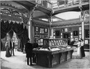 "Le Pavillon de la Ville de Paris.- Portraits, gravures, documents relatifs a l'histoire de la Préfécture de police." 1900年博 パリ市館 － 警視庁の歴史に関連した肖像画、版画、その他資料の展示