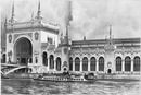Le Palais des armées de terre et de mer.- Grand porche central et fragment de l'aile droite.1900年博 陸海軍館 － 中央の大門と右翼の部分