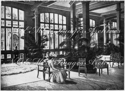 Le Pavillon de la Ville de Paris.- La galerie sur le bord de la Seine.1900年博 パリ市館 － セーヌ河に面したギャラリー