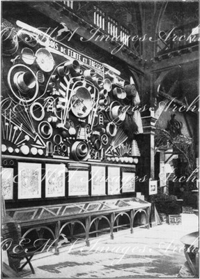"L'Exposition forestière.- Boissellerie, vannerie et produits forestiers." 1900年博 森林展 － ボワソー升（曲げ物）製品、かご製品、森林製品の展示