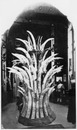 La côté française des Somalis.- Trophée de dents d'éléphants dans le vestibule d'entrée.1900年博 フランス領ソマリア海岸館 － 玄関ホールに飾られた象牙製のトロフィー