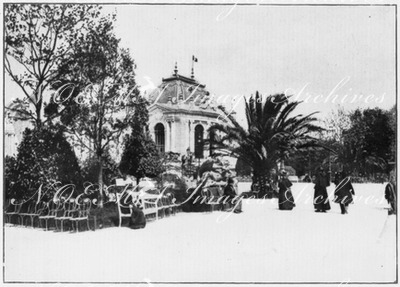 Les jardins des Champs-Elysées.- Entre les palais.1900年博 シャン＝ゼリゼ会場の庭園 － 諸展示場の間で