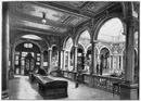 Le Pavillon de Monaco.- Le patio et les portiques du rez-de-chaussée.1900年博 モナコ館 － 1階の中庭と柱廊