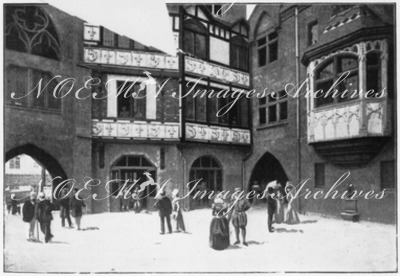 Au Vieux Paris.- Le cabaret de la <<Pomme de Pin>>.1900年博 「古いパリ」 － キャバレー「まつぼっくり」