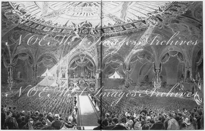"M.Loubet, Président de la République Française, inaugure l'Exposition Universelle dans la salle des fêtes du Champ de Mars <14 avril 1900>." 1900年博 シャン・ド・マルスの祝祭場で万国博覧会を開会するフランス大統領ルーベ（1900年4月14日）