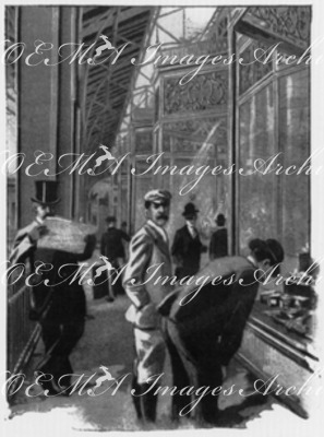 On va ouvrir ...- Le rangement des vitrines.1900年博 「さあ開幕だ」 － ウィンドーのディスプレイ