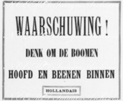 Les 33 affiches du Chemin de fer de l'Exposition le long du quai d'Orsay. : HOLLANDAIS オルセー河岸沿いの会場内鉄道の張り紙33枚 オランダ語の「注意！木に気をつけて下さい。頭や足を出さないで下さい。」