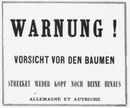 Les 33 affiches du Chemin de fer de l'Exposition le long du quai d'Orsay. : ALLEMAGNE ET AUTRICHE オルセー河岸沿いの会場内鉄道の張り紙33枚 ドイツ語の「注意！木に気をつけて下さい。頭や足を出さないで下さい。」