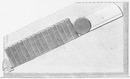 La typographie polytypique : Fig. 2. - Coupe de côté d'un tiroir garni de groupes. 多型性活版印刷 図2. 引き出しの側面の断面図