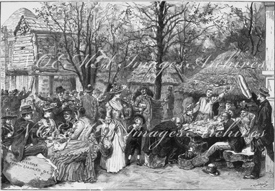 Un jour de fête au Champ de Mars : Les salles à manger improvisées. シャン・ド・マルス会場にて あるお祭りの日 お弁当を広げて