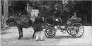 "M. Moritz Loewy, rédacteur a l'Extrablatt, venu en 21 jours de Vienne à Paris, conduit par le cocher Edelman (Fiacre 652)." モーリツ・Loewy氏、「エクストラブラット紙」記者、ウィーンから21日間かけてパリへ到着、運転は御者のエーデルマン (辻馬車
