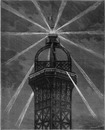 Le phare électrique de la Tour Eiffel. エッフェル塔のイルミネーション灯台
