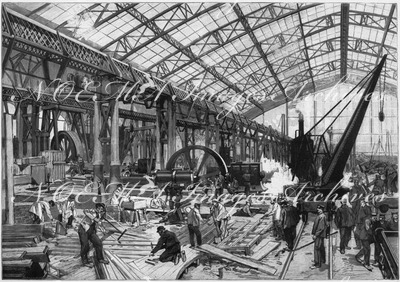 Les travaux d'installation dans la galerie des machines. 機械館での設置作業