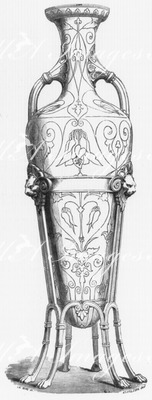 Amphore d'argent repoussé (Maison Froment-Meurice.) 銀製の打ち出し両耳付き壷（フロマン=ムリス社）