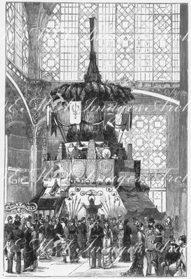 "Trophée des Indes néerlandaises, dans l'exposition hollandaise." オランダの展示場内のオランダ領インドの記念碑