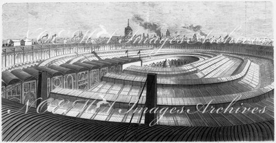 Vue prise sur la plate-forme du palais de l'exposition. 展示館の屋上の眺め