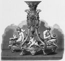 Orfèvrerie : Exposition de M. Christofle. - Surtout de table Louis XVI : genre Clodion. クリストフルの金銀細工製品 クロディオン趣味のルイ16世様式のテーブルの飾り皿