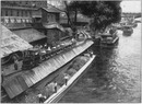 Le prolongement des lignes de la Cie d'Orléans.- Evacuation des déblais par bateaux clapets.(Quai d'Orsay.) 1900年博 オルレアン会社新線の延長 － ホッパ船による排出土の運び出し（オルセー河岸）